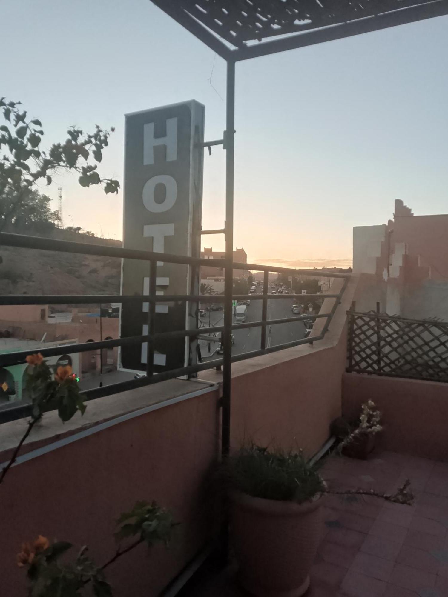 Hotel Des Voyageur Ouarzazate Buitenkant foto